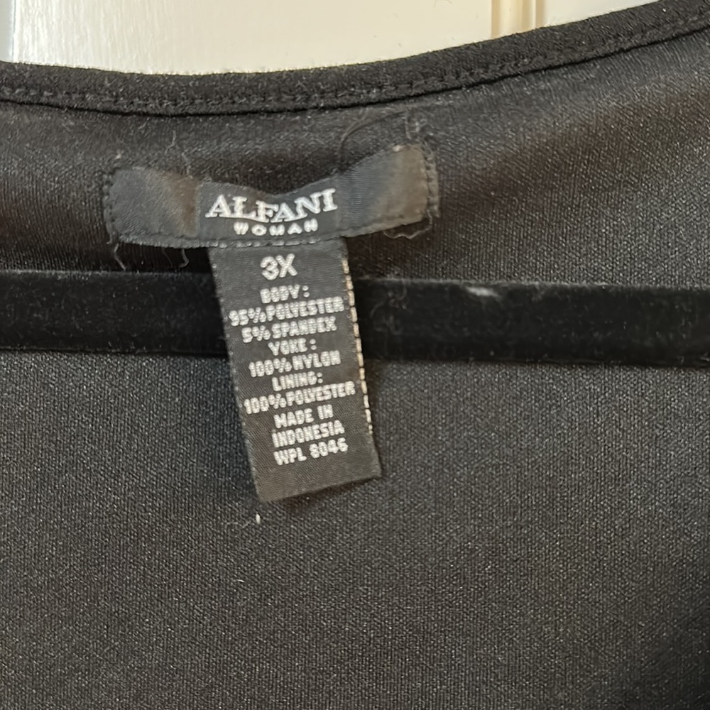 Size 3x Alfani Woman sequence tank top - Picture 3 of 3